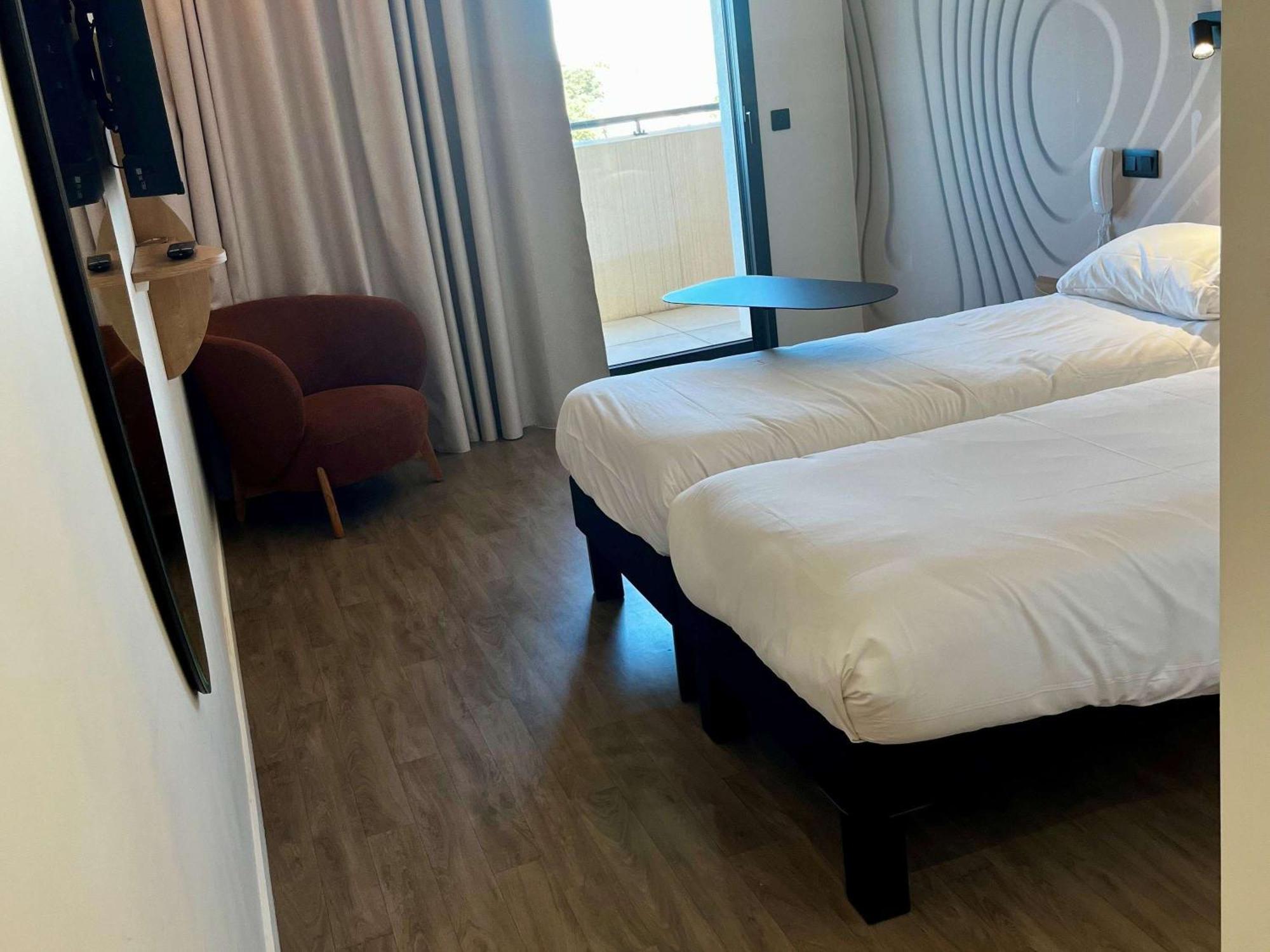 Ibis Styles Cabries Aix-En-Provence Tgv Hotel Kültér fotó
