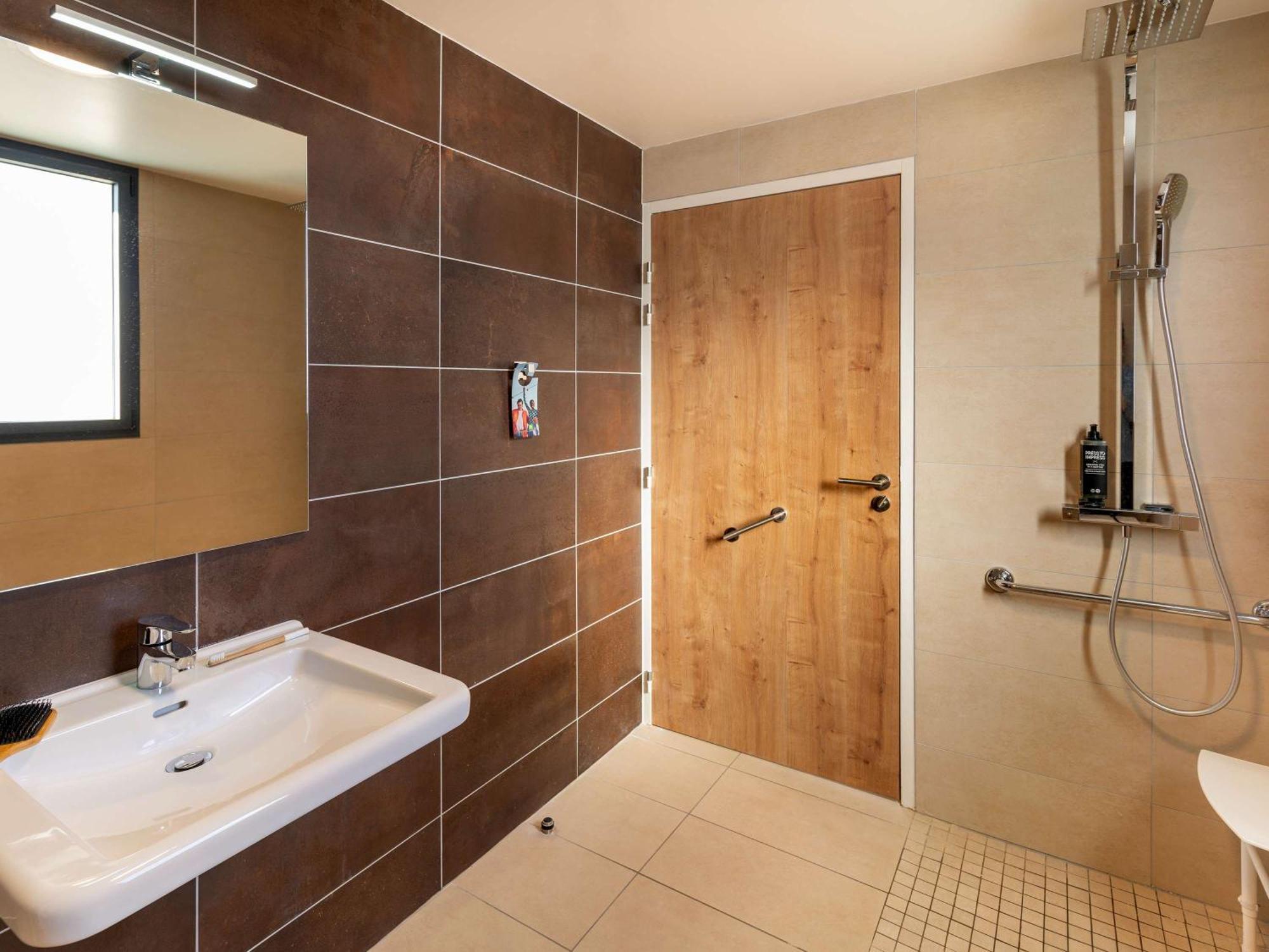 Ibis Styles Cabries Aix-En-Provence Tgv Hotel Kültér fotó